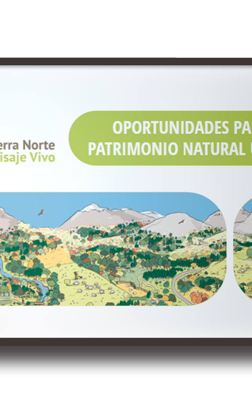 Cartel con la frase 'Oportunidades para un Patrimonio Natural Único' y un paisaje montañoso ilustrado, junto al logo 'Sierra Norte Paisaje Vivo'.